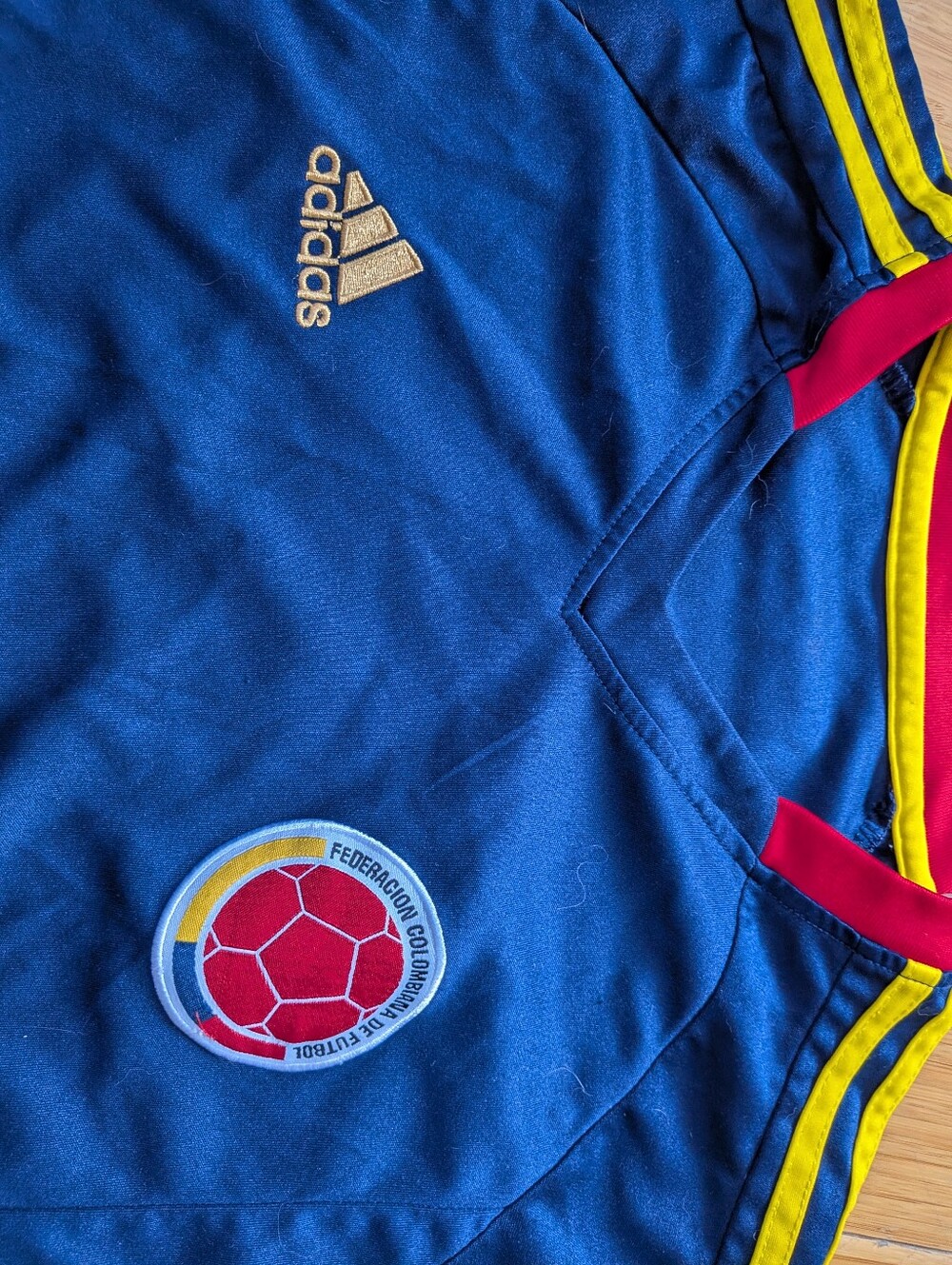 Adidas Navy Blue Official Colombia Football Soccer World Cup Shirt Jersey - Picture 3 of 9